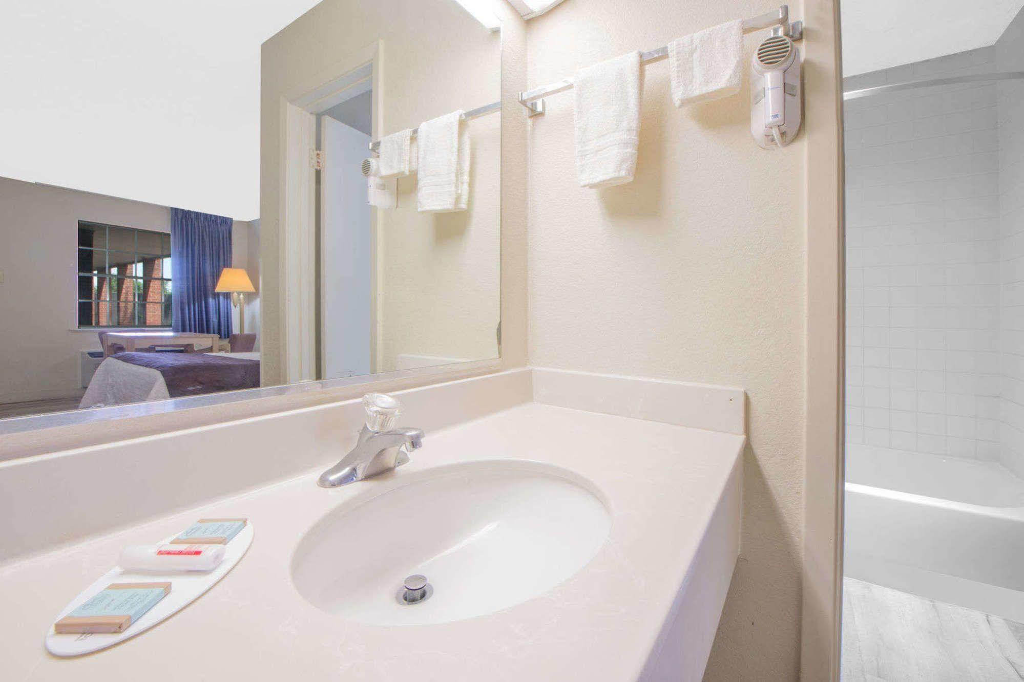 Holiday Inn Express Hotel And Suites Borger By Ihg Екстер'єр фото